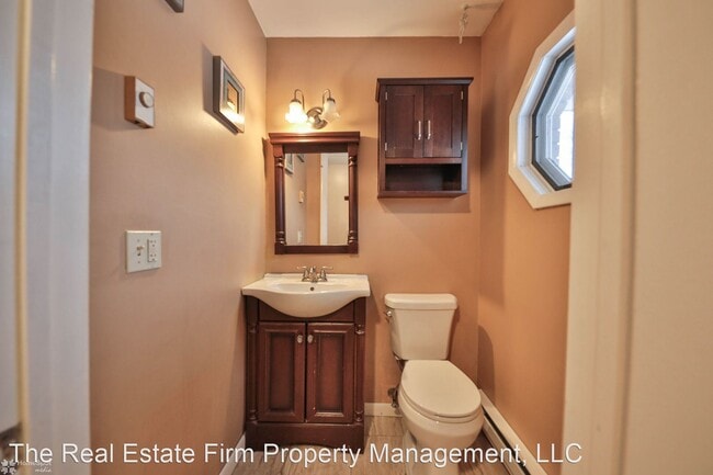 Building Photo - 4 br, 1.5 bath House - 521 Mountain View Rd