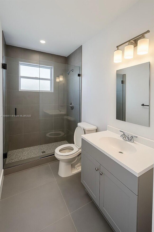 Foto del edificio - 310 NE 78th St
