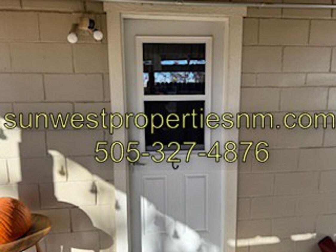 Foto principal - 318 N Monterey Ave