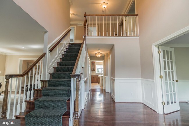Building Photo - 4965 Gloucester Dr