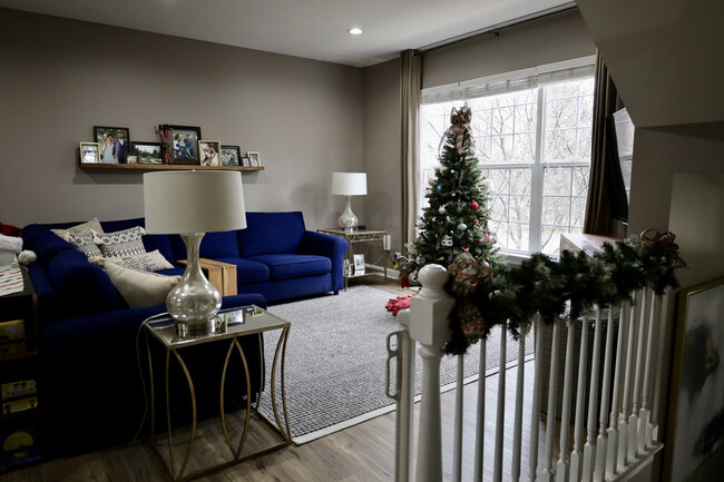 Family Room - 1674 Deer Pointe Dr