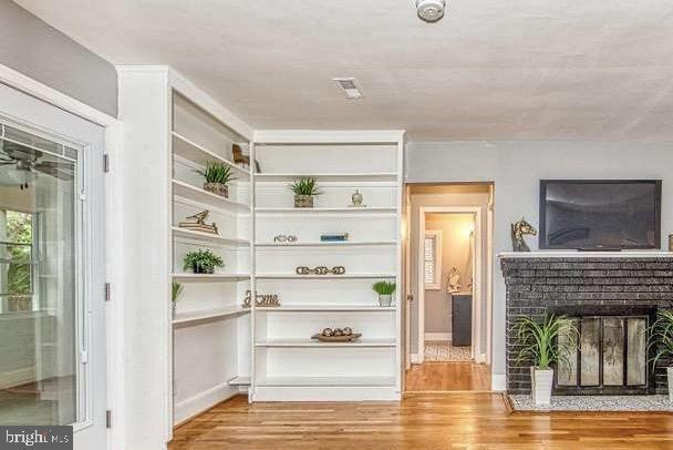 Foto del edificio - 14100 Rectory Ln