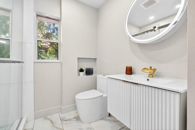 Foto del edificio - 10538 55th Ave