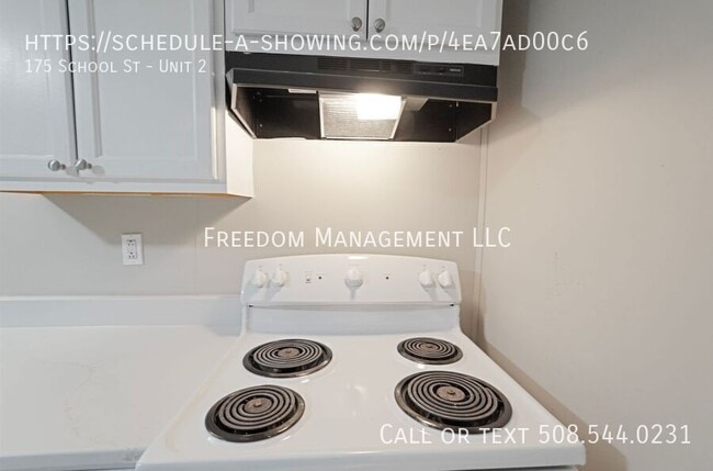 Building Photo - 175 School St