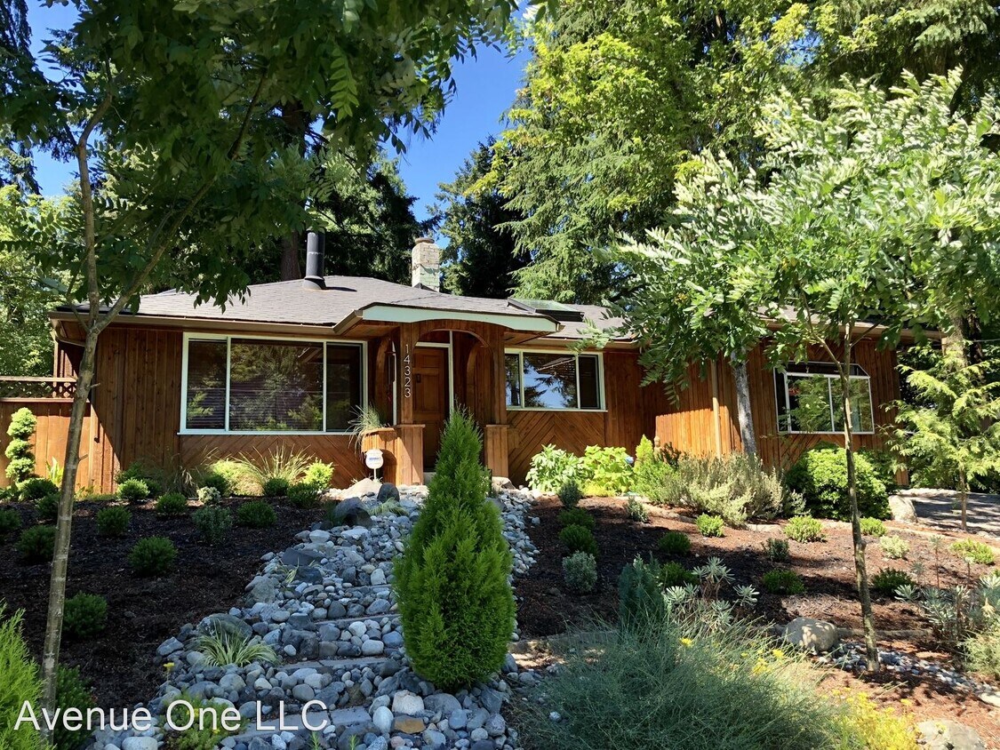 Foto principal - 2 br, 1 bath House - 14323 25th Ave NE