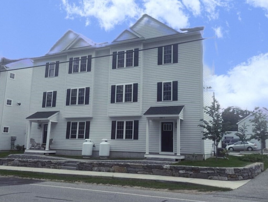 Primary Photo - 150-152 W Main St
