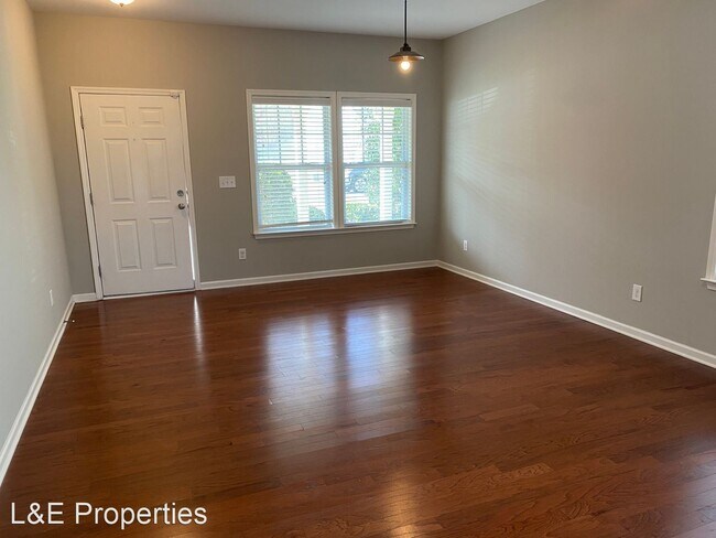 Building Photo - 4 br, 2.5 bath House - 2124 Lake Vista Dr.