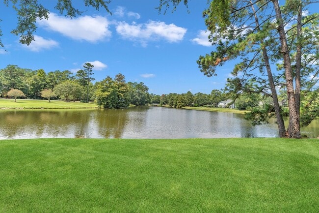 Building Photo - 1 E Wedgewood Glen