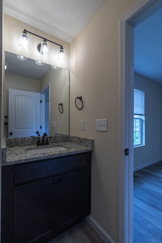 Foto del edificio - 933 Warrior Hill Dr