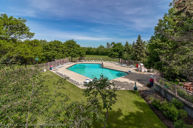 Foto del edificio - 5538 E Lake Dr