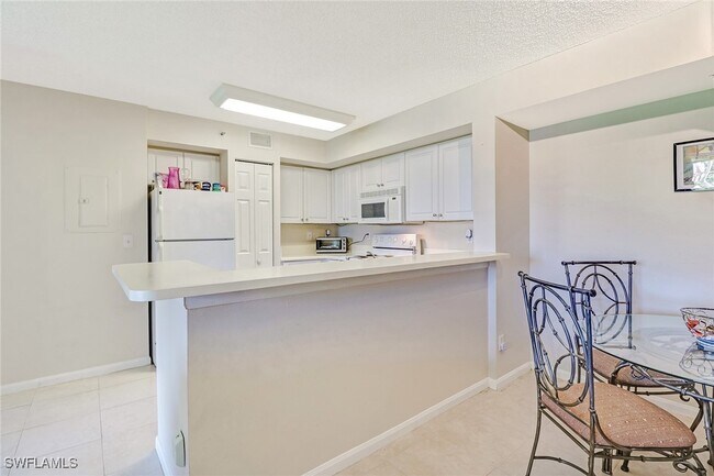 Foto del edificio - 1265 Wildwood Lakes Blvd