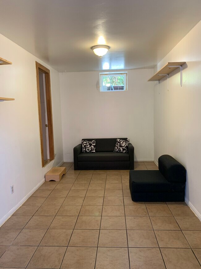 Living room with dining area - 968 Mayo St