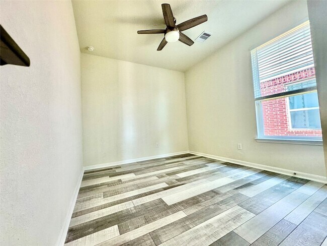 Foto del edificio - 2510 White Bluff Ln