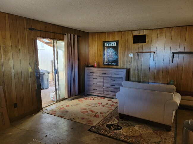 Foto del edificio - 221 Redbird Ln