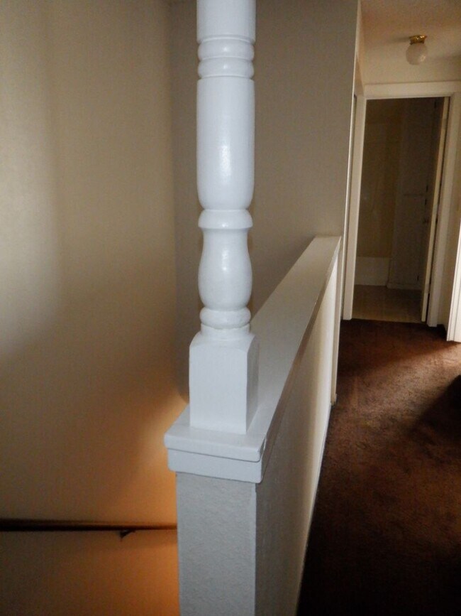 Foto del edificio - NE Bend 2bed/1.5bath Townhome near St Charles