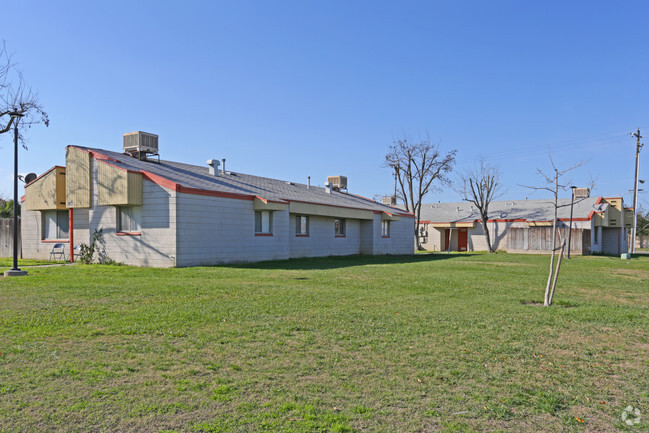 Foto del edificio - Firebaugh Family Apartments