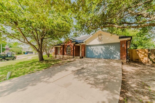 Building Photo - 11406 Birchover Ln