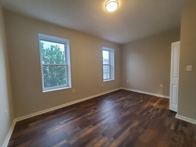 Foto del edificio - 1466 N 52nd St