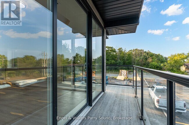 Building Photo - 51 George St