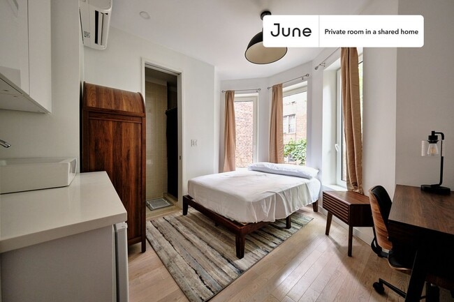 Foto del edificio - Room in Shared 4 bed/4 bath home