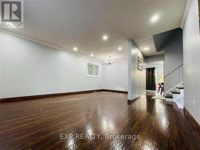 Building Photo - 40 Merivale St