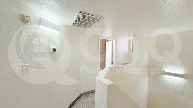 Foto del edificio - 1712 E Pepper Cir