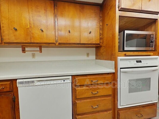 Foto del edificio - 6208 Nelson Pl SW