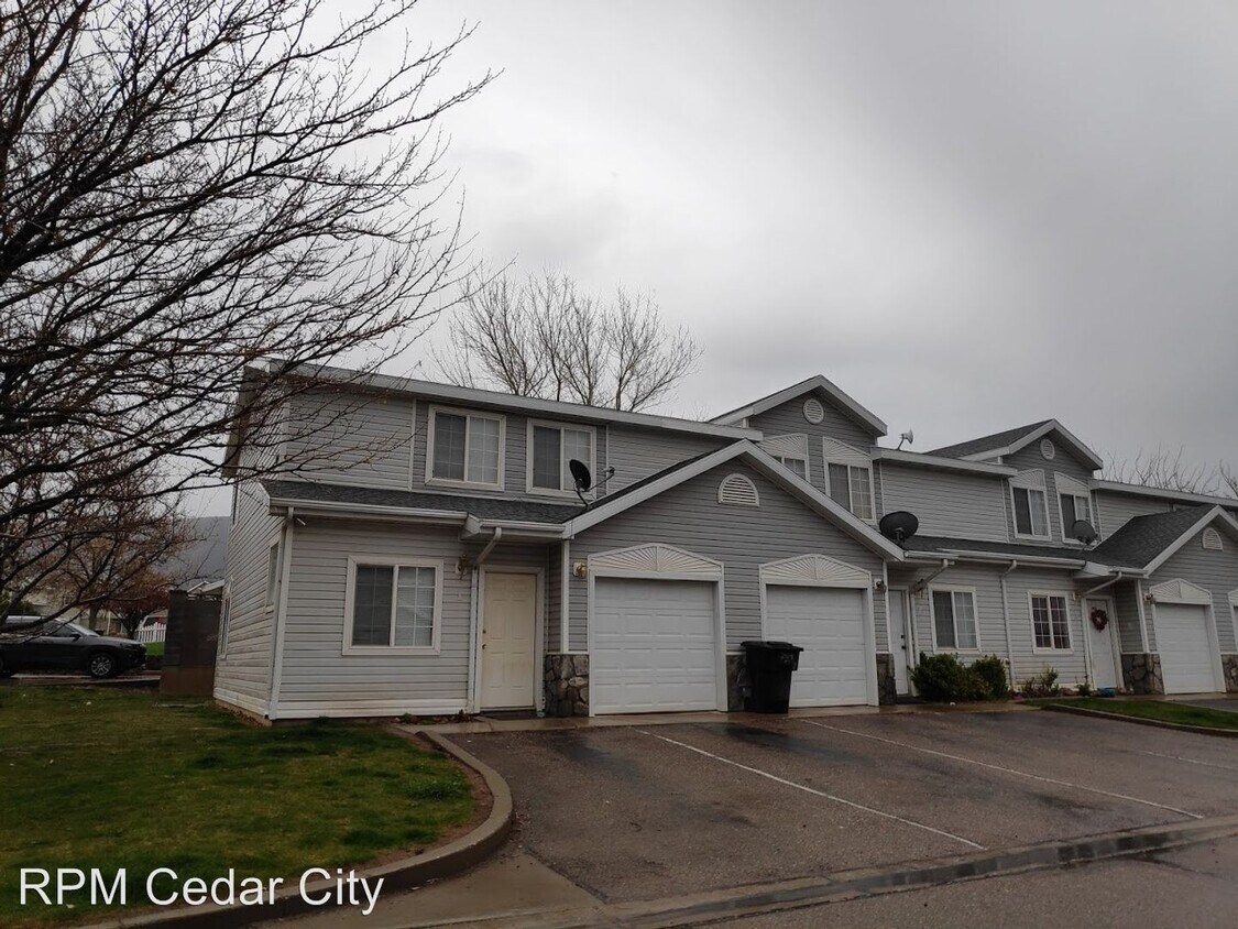 Foto principal - 3 br, 1.5 bath House - 294 Cobble Creek #1