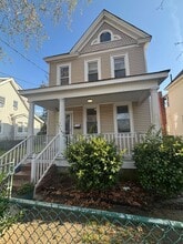 Building Photo - 711 E 28th St