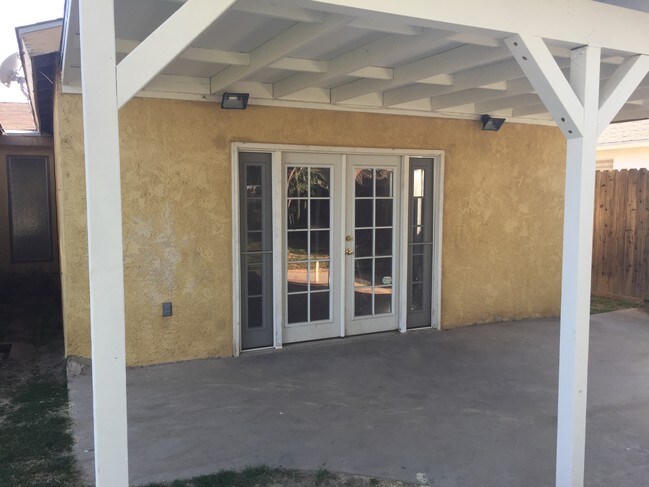 Patio - 2920 Dore Dr