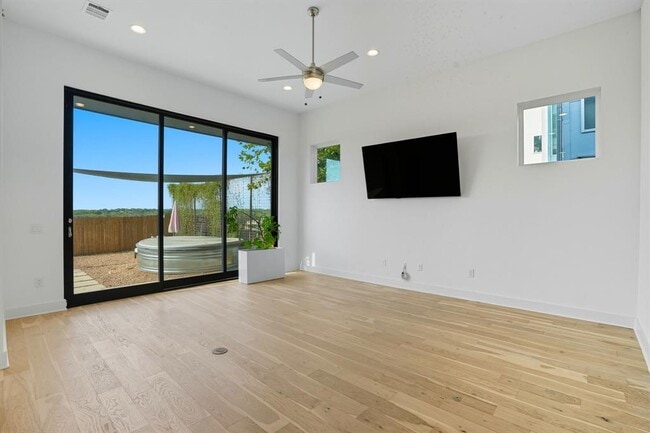 Building Photo - 5432 Agatha Cir