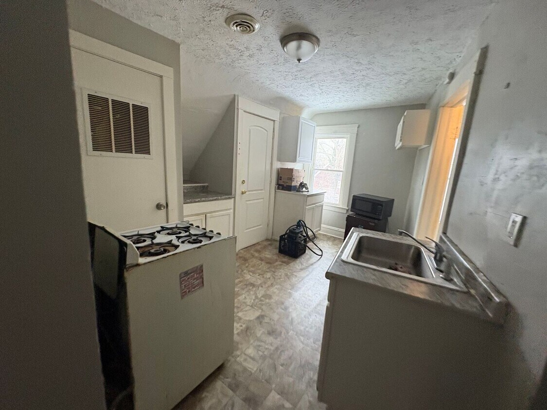 Foto del edificio - 10707 Hampden Ave