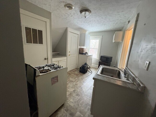 Foto del edificio - 10707 Hampden Ave