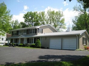 Building Photo - 108 E Burnam Rd