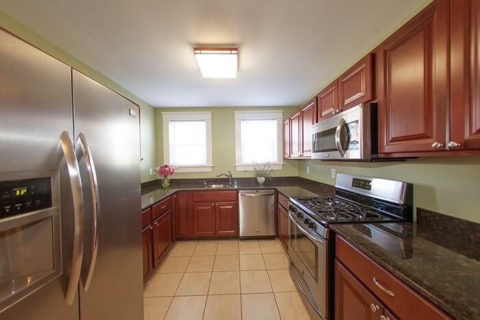 Primary Photo - 92 Brookside Ave