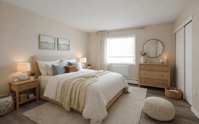 Interior Photo - Harbour Point Gardens