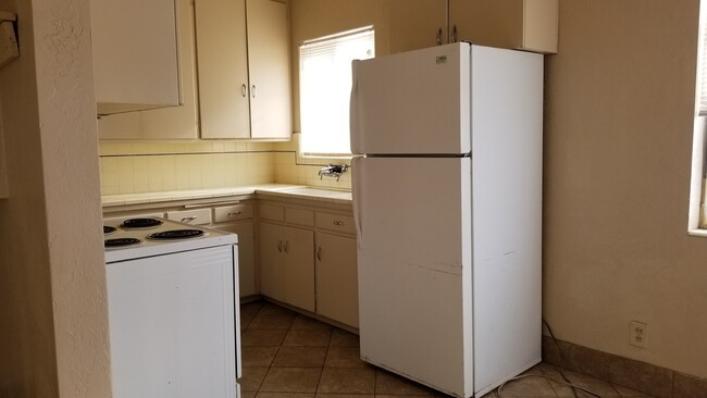 Building Photo - 1474 Duplex
