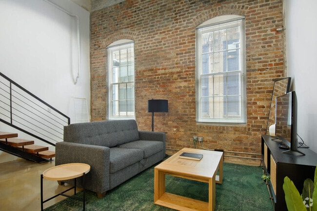 Building Photo - 822 Howard Ave