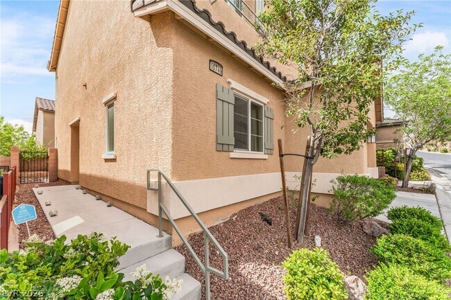 Foto del edificio - 10749 Cather Ave