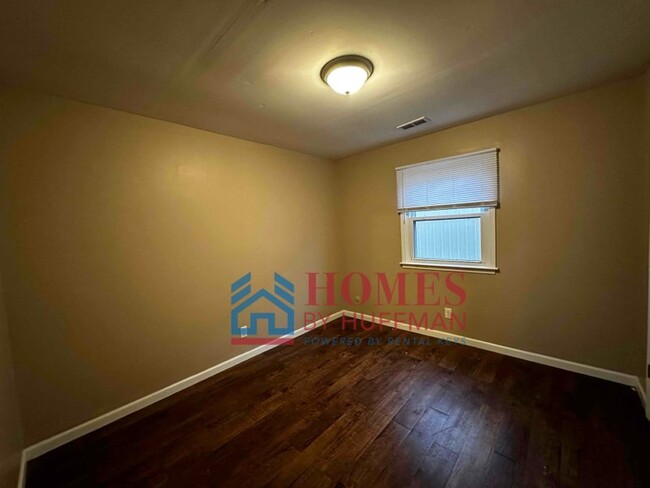 Foto del edificio - One Bedroom Apartment | Boonville