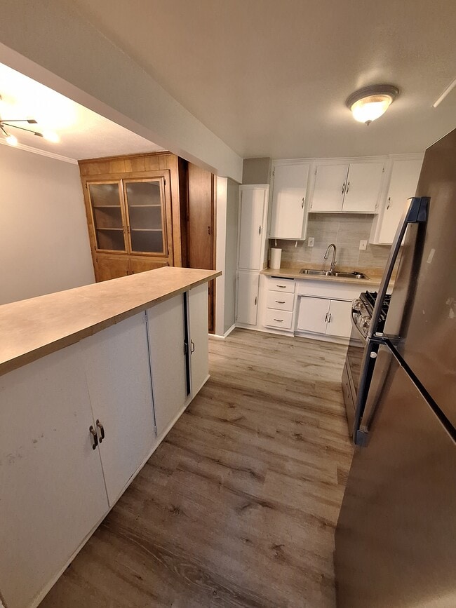Kitchen - 820 Beryl St