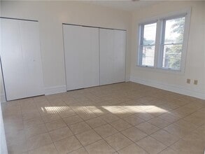 Building Photo - 316 S Washington St