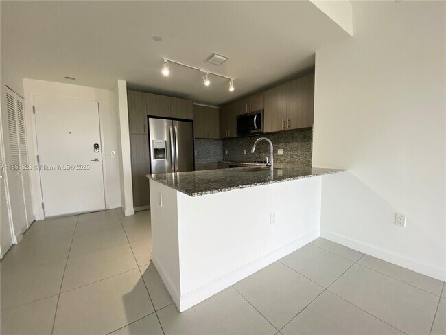 Foto del edificio - 5350 NW 84th Ave