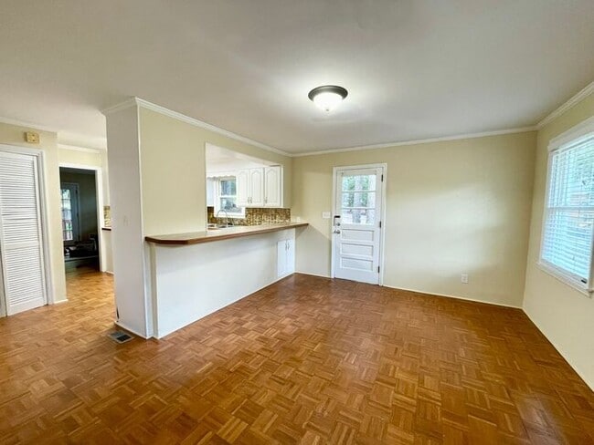 Foto del edificio - Lexington- Offering Self Guided Tour with RENTLY!