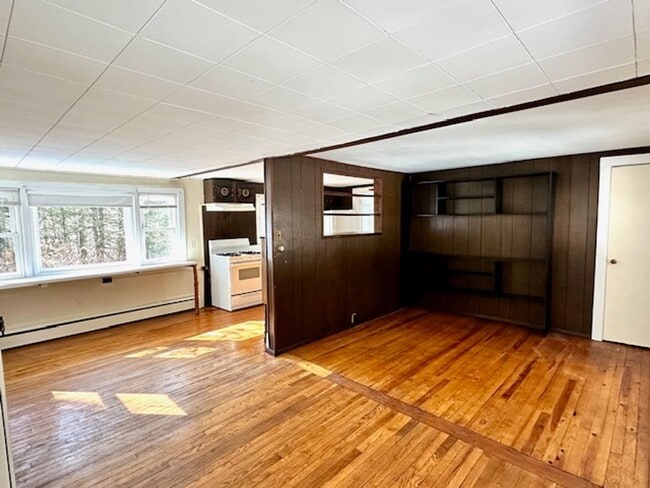 Foto del edificio - 877-877 Lower Swiftwater Rd