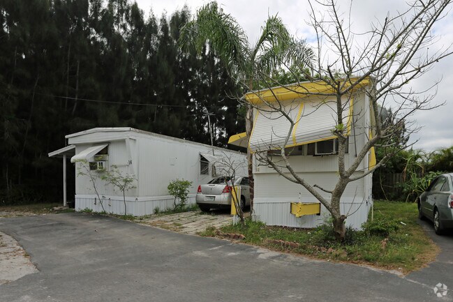 Foto del edificio - Tom’s Mobile Home Park