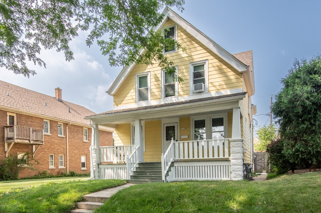 3708 E Somers Ave, Cudahy, WI 53110 House Rental in Cudahy, WI
