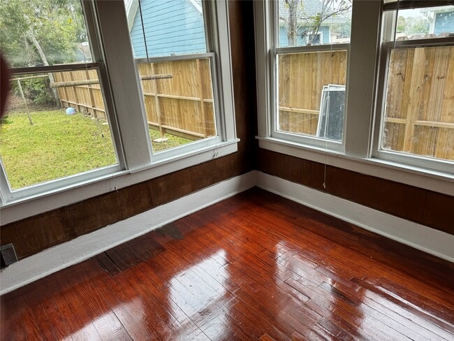 Building Photo - 1610 W Sidnor St