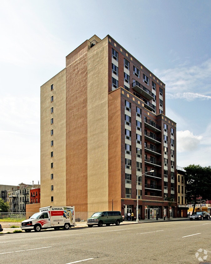 Primary Photo - 2205 Third Ave