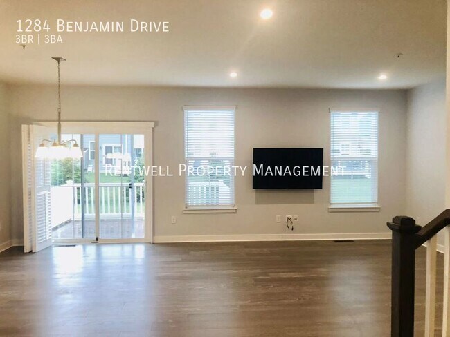 Foto del edificio - 1284 Benjamin Dr